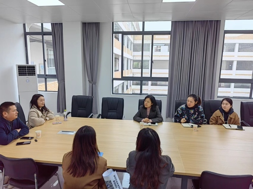 国际传播学院党总支书记李烜与来校宣讲单位座谈交流